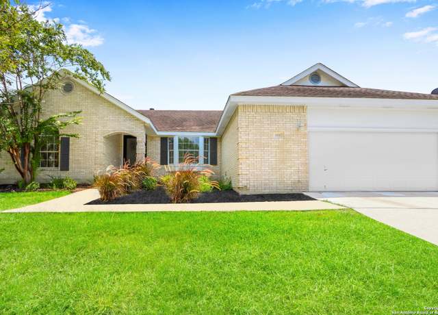 Property at 855 Castle Hl, New Braunfels, TX 78130-8381, 3 beds, 2.5 baths
