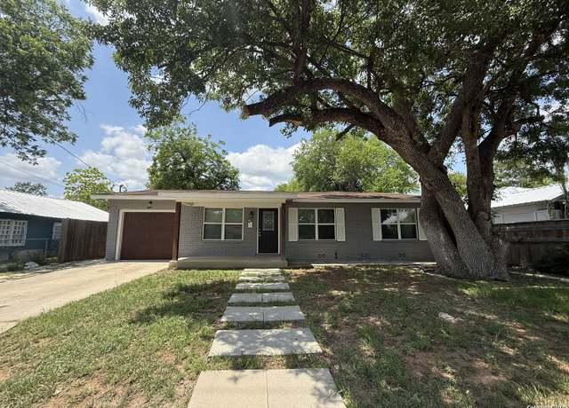 Property at 1124 W Mill St, New Braunfels, TX 78130, 3 beds, 1.5 baths