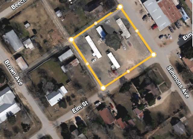 Property at 1102 Simmons, Jourdanton, TX 78026, 9 beds, 7 baths