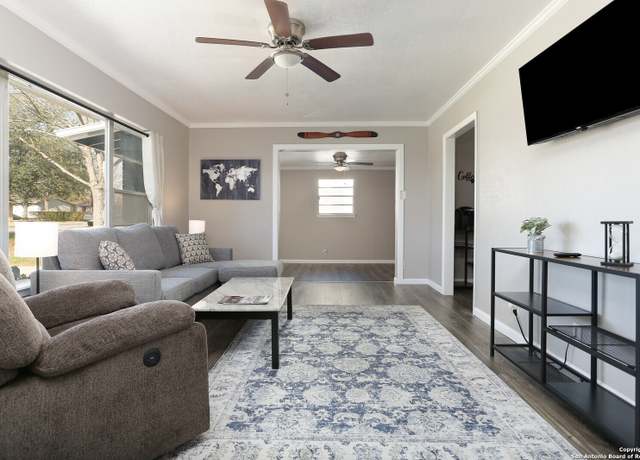 Property at 222 Winn, Universal City, TX 78148, 3 beds, 2 baths