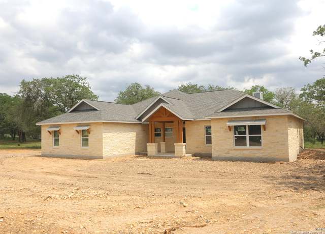 Property at 184 Sendera Xing, La Vernia, TX 78121, 4 beds, 2.5 baths