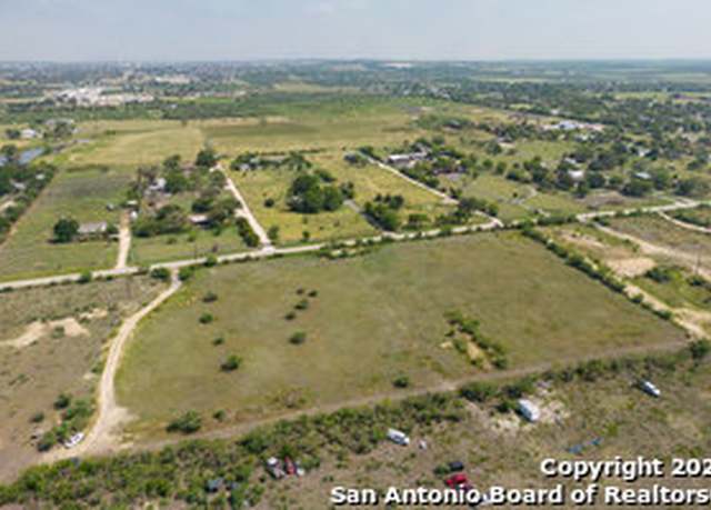 Property at 670 Country Ln, Cibolo, TX 78108