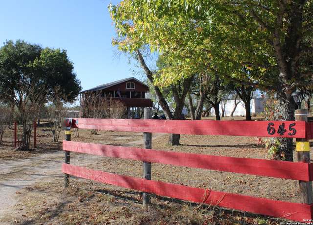 Property at 645 Pleasant Acres Dr, Seguin, TX 78155-7721, 3 beds, 1 bath
