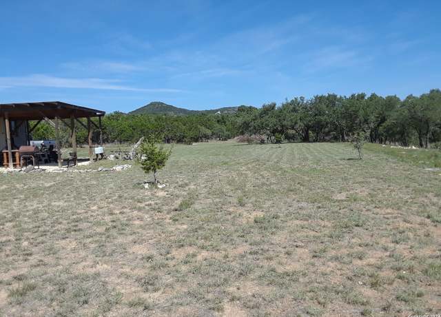 Property at 337 Beulah Pl, Utopia, TX 78884