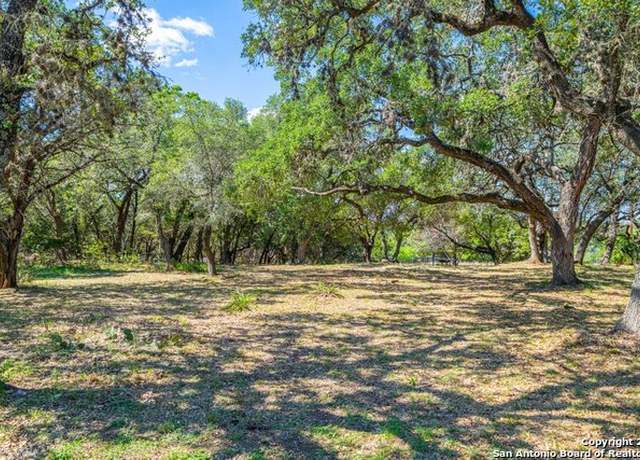 Property at 925 Parkview Loop, Canyon Lake, TX 78133