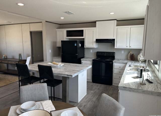 Property at 232 Arroyo, Bandera, TX 78003, 3 beds, 2 baths