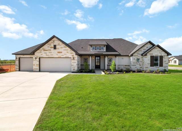 Property at 1562 Vista View Dr, Pleasanton, TX 78064, 3 beds, 2 baths