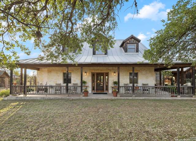 Property at 1900 Granite Springs Dr, Fredericksburg, TX 78624, 3 beds, 3 baths