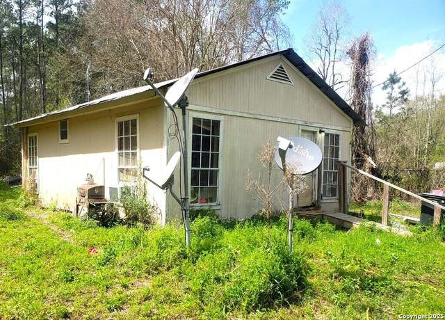 Property at 2135 County Road 2134, Cleveland, TX 77327, 2 beds, 1 bath