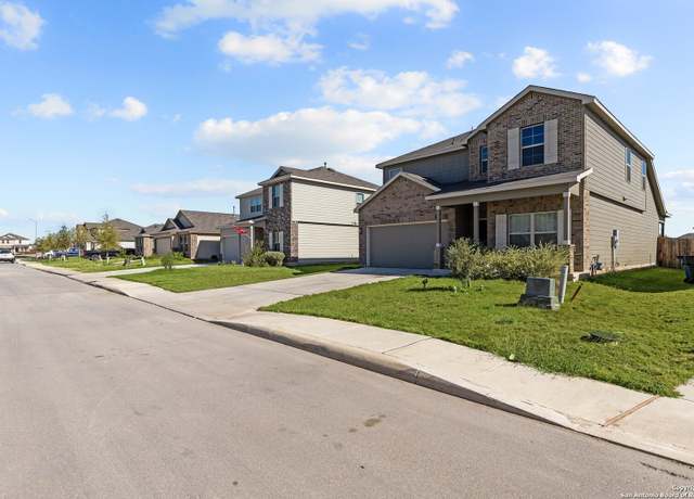 Property at 101 Prescott Dr, Floresville, TX 78114, 4 beds, 2 baths