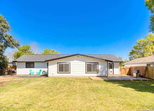 Property at 107 Shadywood, Boerne, TX 78006, 3 beds, 2 baths