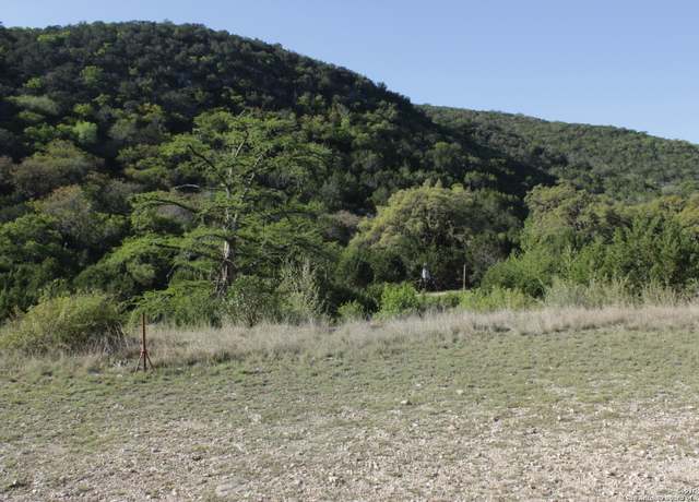 Property at 1976 W Cedar Crk, Leakey, TX 78873, 3 beds, 3 baths