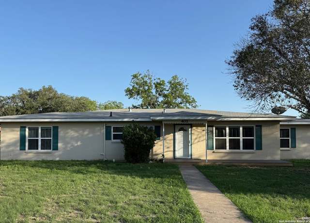 Property at 401 E Fourth St, Camp Wood, TX 78833, 4 beds, 2 baths
