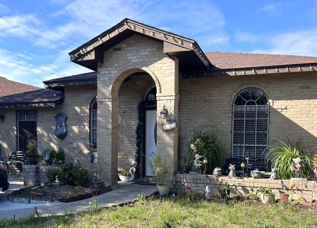 Property at 155 Lynn Loop, Laredo, TX 78045, 6 beds, 3 baths