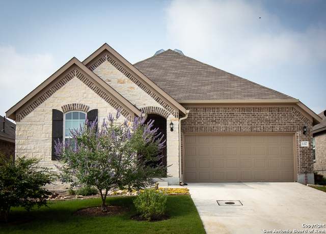 Property at 137 Braeburn, Boerne, TX 78015, 3 beds, 2 baths