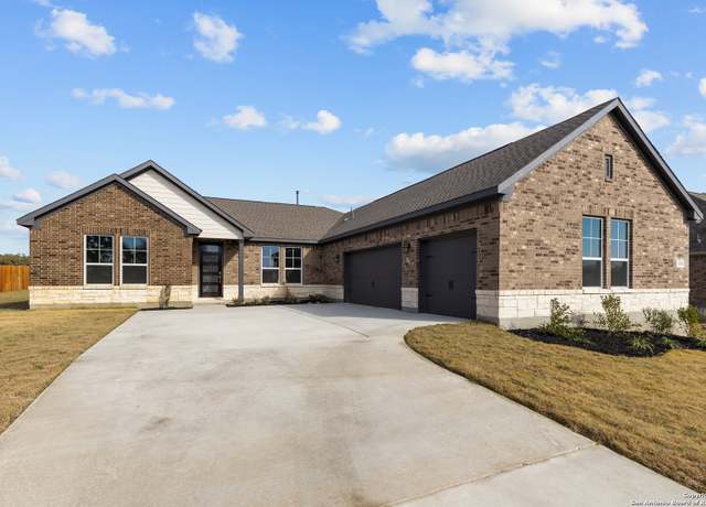 Property at 117 Poe Pkwy, Castroville, TX 78009, 4 beds, 3.5 baths