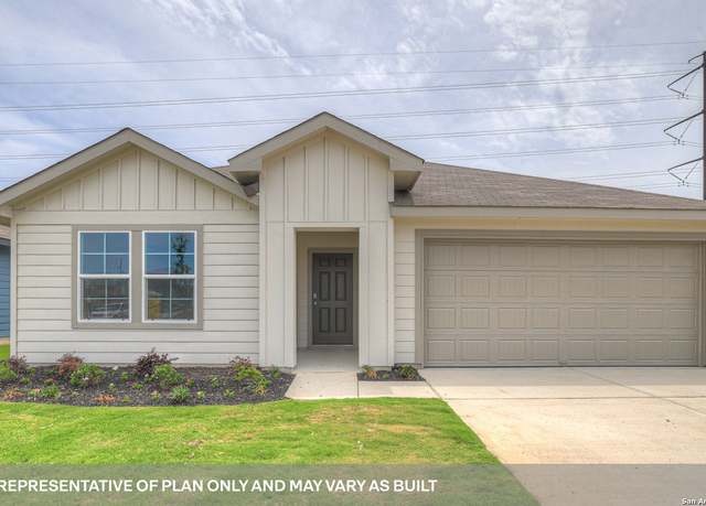 Property at 901 Alma, Seguin, TX 78155, 4 beds, 2 baths