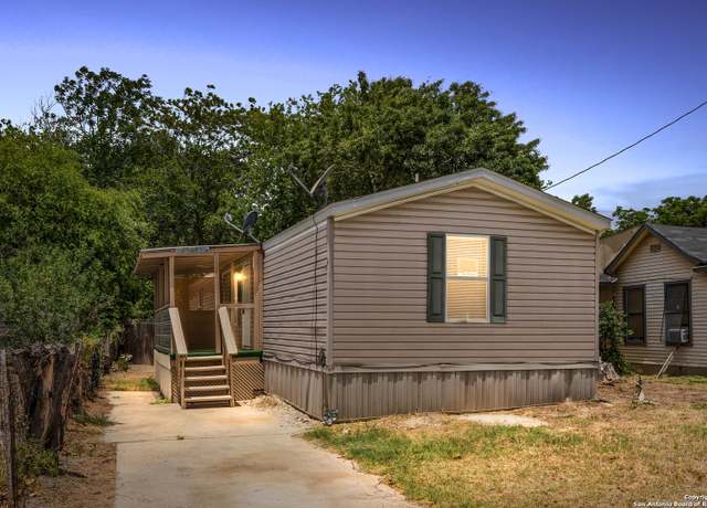 Property at 311 N Reed St, Pleasanton, TX 78064-3527, 3 beds, 2 baths