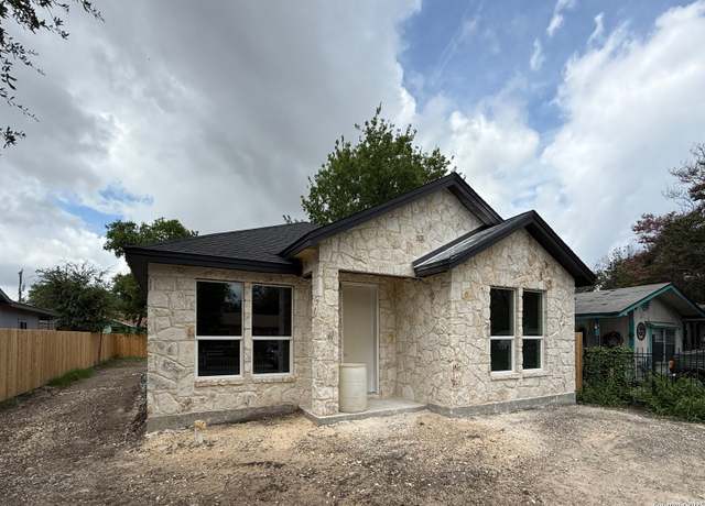 Property at 2412 Ceralvo St, San Antonio, TX 78237, 3 beds, 2 baths
