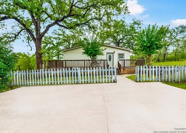 Property at 8591 Fm 775, La Vernia, TX 78121, 4 beds, 3 baths