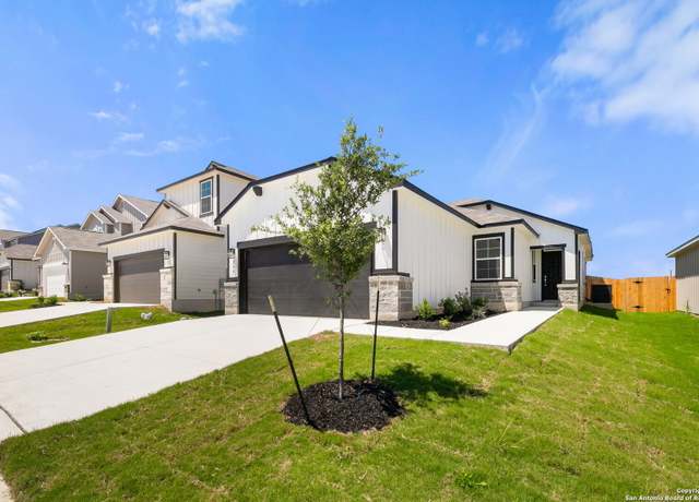 Property at 744 Langston Ln, New Braunfels, TX 78130, 3 beds, 2 baths