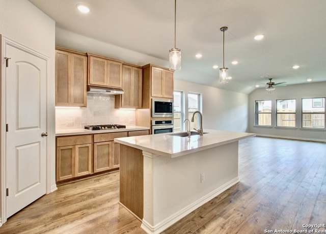 Property at 1657 Couser Ave, New Braunfels, TX 78132, 4 beds, 3 baths