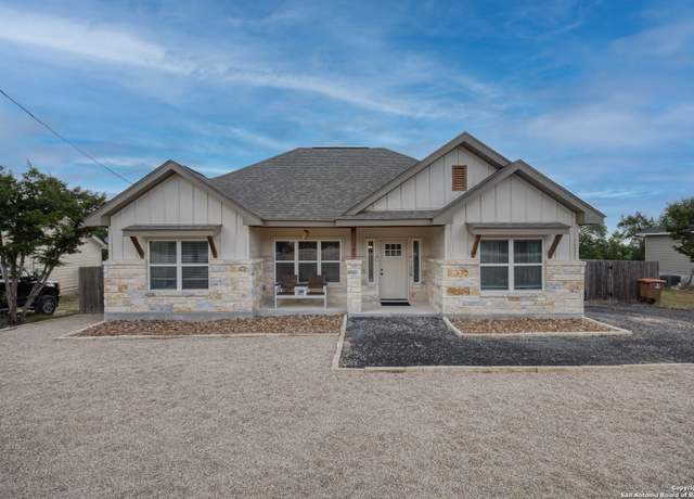 Property at 321 Cimarron, Spring Branch, TX 78070, 3 beds, 2 baths
