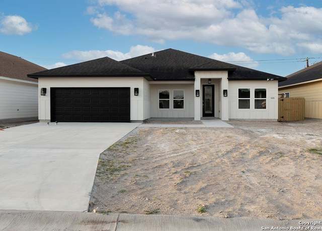 Property at 105 Traditions, Rockport, TX 78382, 4 beds, 3 baths