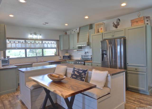 Property at 1651 Primrose Path, Canyon Lake, TX 78133-2097, 3 beds, 2 baths
