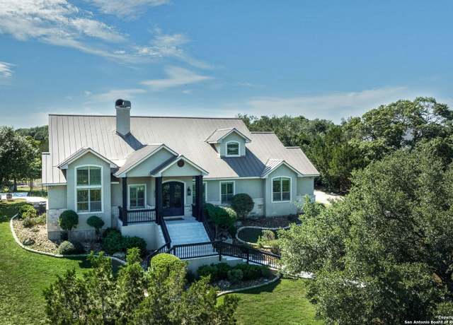 Property at 102 Summer Gln, Boerne, TX 78006, 4 beds, 4 baths