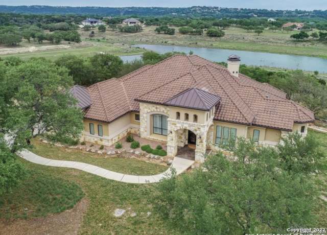 Property at 1148 Mission Way, TX 78133, 3 beds, 2.5 baths