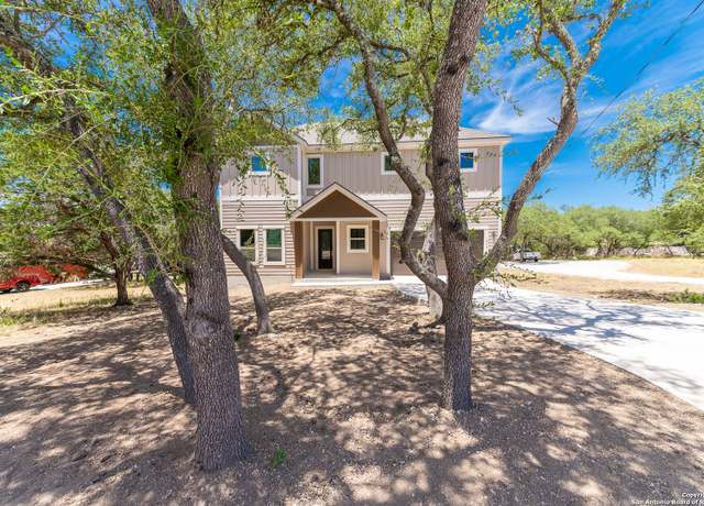 Property at 677 Circleview Dr, Canyon Lake, TX 78133, 3 beds, 2.5 baths
