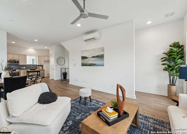 Property at 1735 W Gramercy PL #301, San Antonio, TX 78201-5099, 2 beds, 2.5 baths