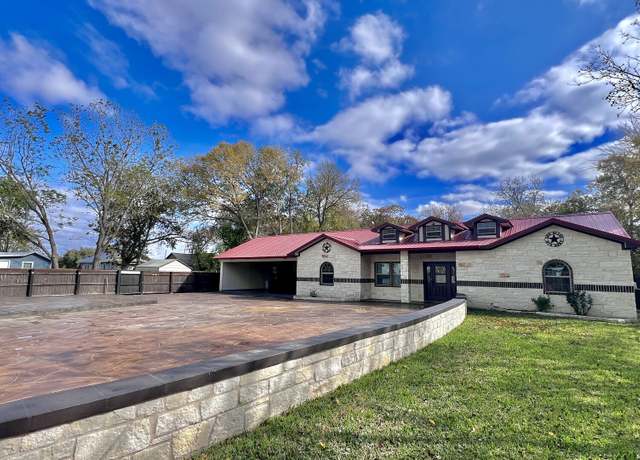 Property at 309 Hill St, Cuero, TX 77954, 3 beds, 2.5 baths