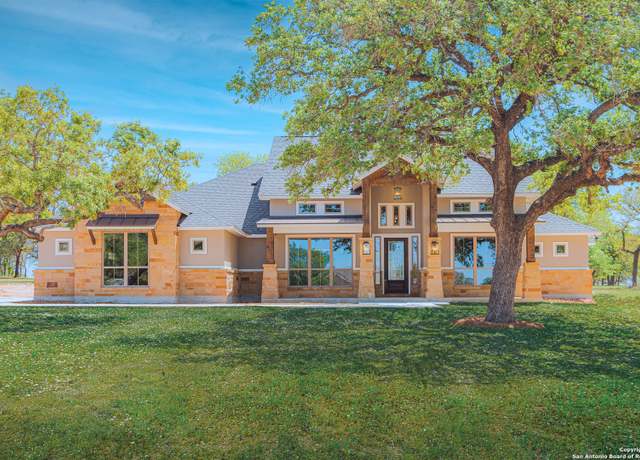 Property at 112 Hondo Vis, La Vernia, TX 78121, 4 beds, 3.5 baths