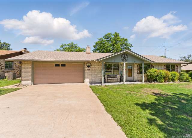 Property at 155 Valley Vw, Kerrville, TX 78028, 3 beds, 2 baths
