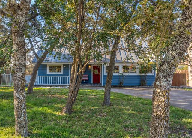 Property at 1262 Paradise Dr, Canyon Lake, TX 78133, 3 beds, 2 baths