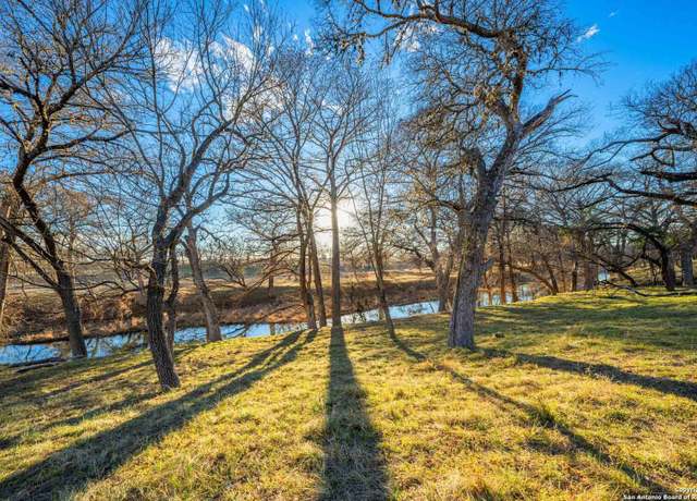 Property at 505 FM 473, Comfort, TX 78013, 4 beds, 2 baths