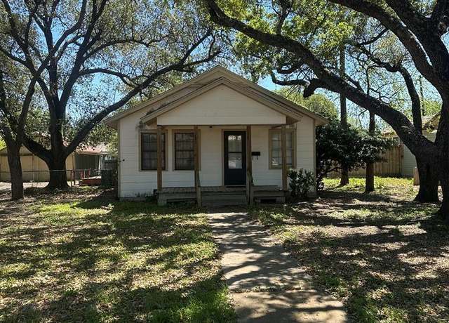 Property at 207 W Vance, Refugio, TX 78377, 4 beds, 2 baths