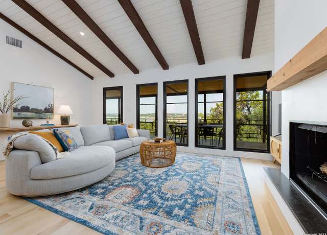 Property at 1941 Lakeshore Dr, Canyon Lake, TX 78133-2947, 3 beds, 2.5 baths