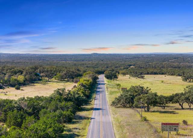 Property at 618 Windmill Ridge Dr, Blanco, TX 78606