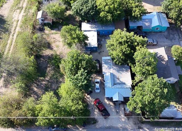 Property at 130 E 2nd Aly, Uvalde, TX 78801, 4 beds, 1 bath