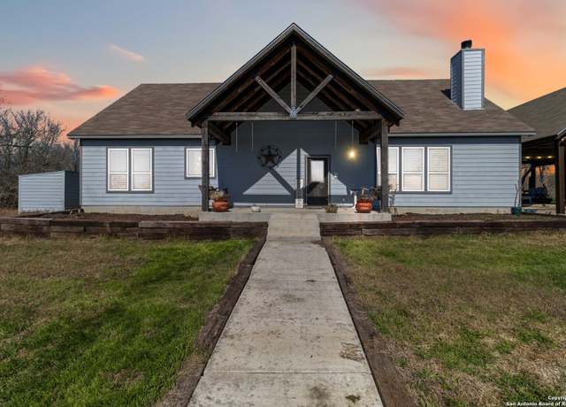 Property at 2662 FM 2438, Seguin, TX 78155, 4 beds, 3.5 baths