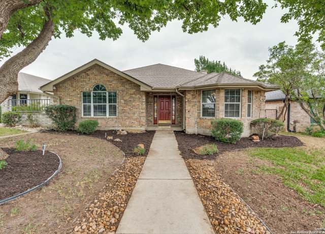 Property at 820 California, New Braunfels, TX 78130, 3 beds, 3 baths