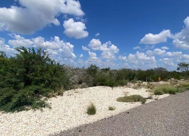 Property at 25 Friendship Hills Cir, Uvalde, TX 78801