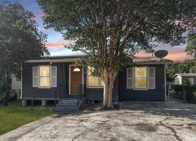 Property at 1324 W Mariposa, San Antonio, TX 78201, 3 beds, 2 baths