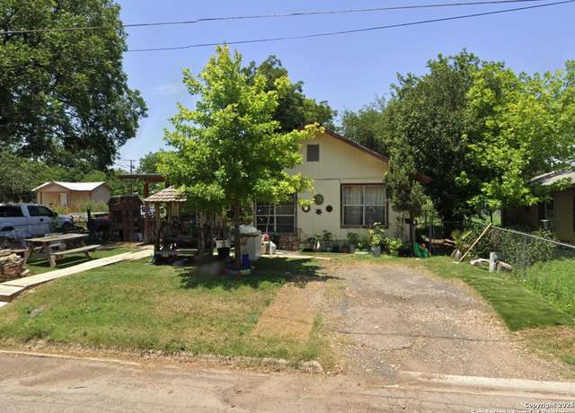 Property at 530 Silvestre, Uvalde, TX 78801, 3 beds, 2 baths