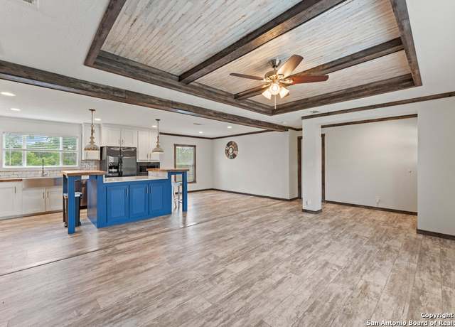 Property at 306 Wren Cir, Spring Branch, TX 78070, 3 beds, 2 baths