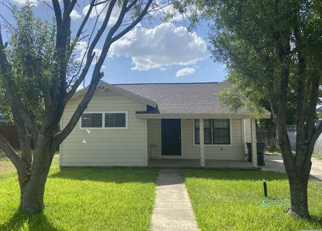 Property at 506 S 5th, Carrizo Springs, TX 78834, 3 beds, 1 bath