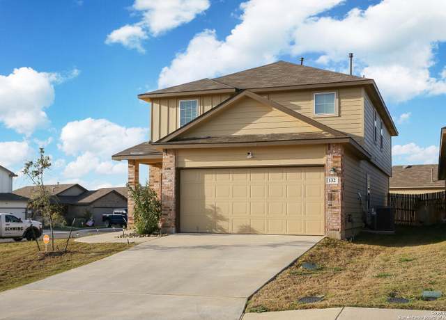 Property at 132 Bunkers Hl, Floresville, TX 78114, 4 beds, 3 baths